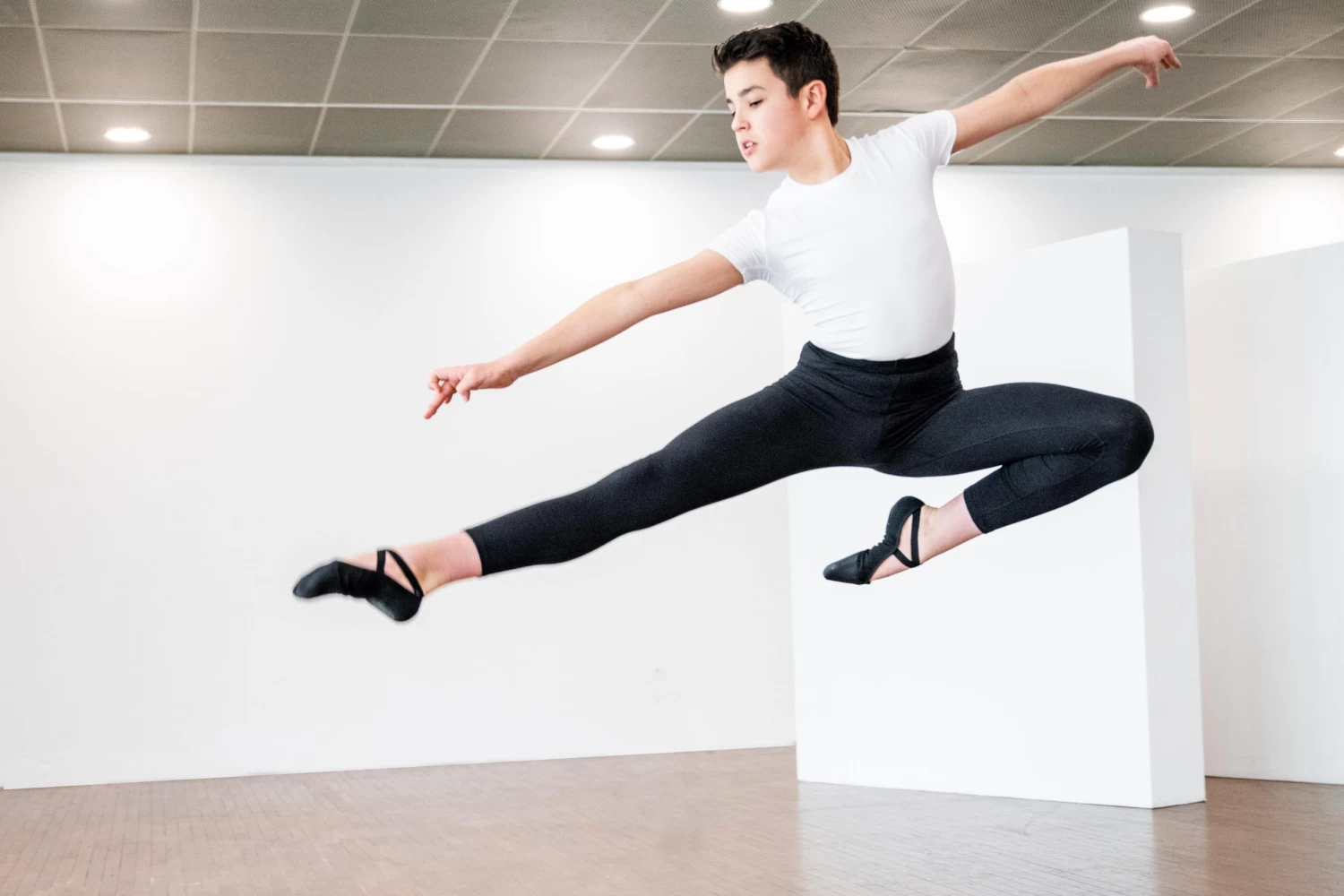 Ballet Split-Sole Demi-Pointe Shoes - Black 7 Ballet Split-Sole Demi-Pointe Shoes - Black - Image 6