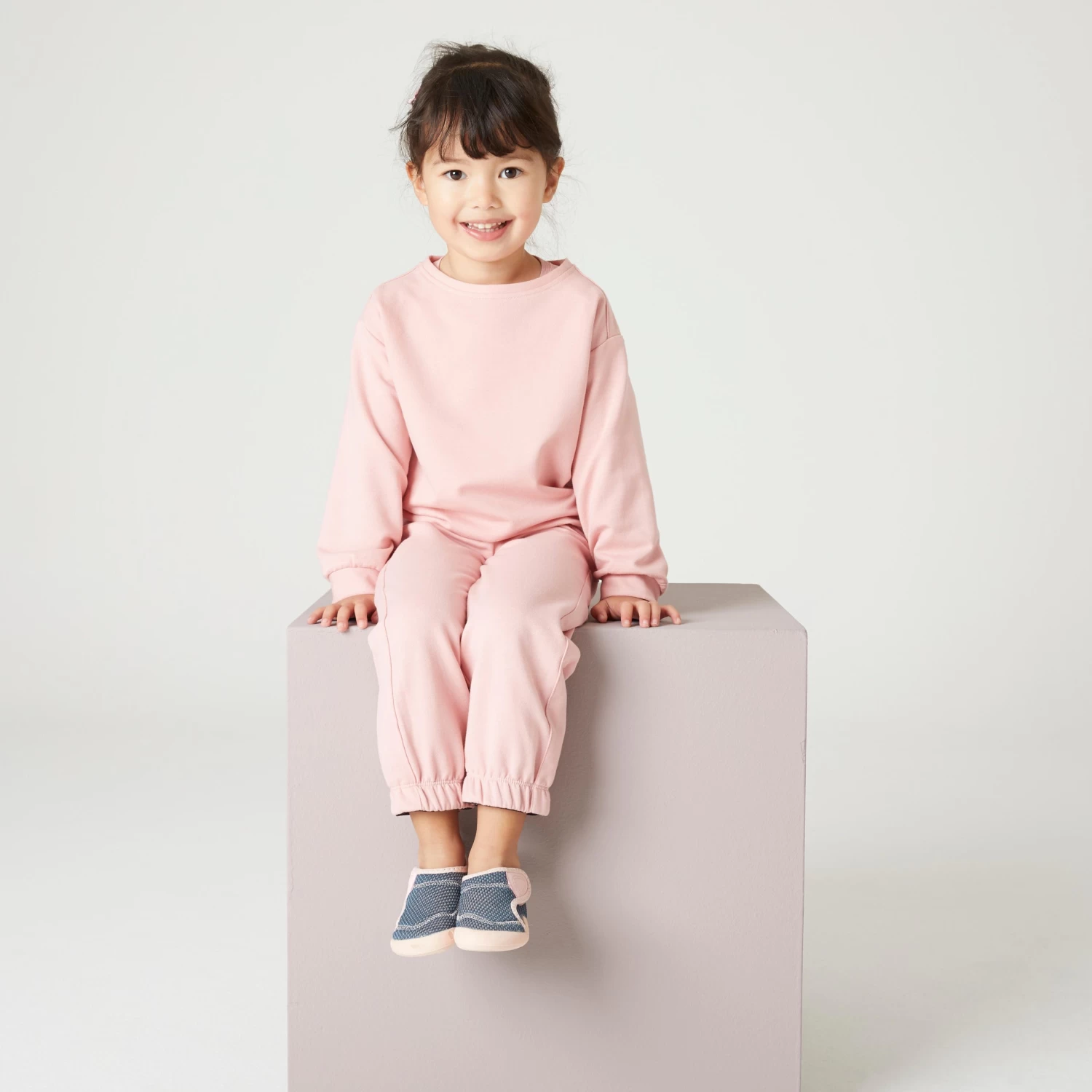 Kids’ Gym Tracksuit - Pink 5 Kids’ Gym Tracksuit - Pink - Image 3