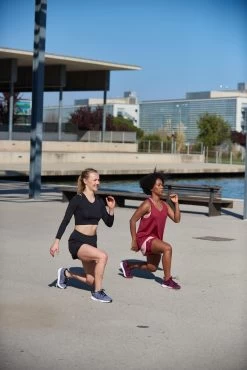 Long-Sleeved Cropped Fitness Cardio T-Shirt - Black 13 Long-Sleeved Cropped Fitness Cardio T-Shirt - Black -Fit Zone Shop long sleeved cropped fitness cardio t shirt black 5