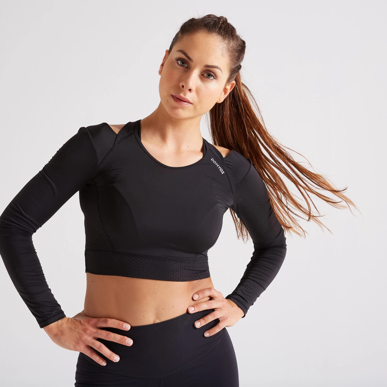 Long-Sleeved Cropped Fitness Cardio T-Shirt - Black 3 Long-Sleeved Cropped Fitness Cardio T-Shirt - Black